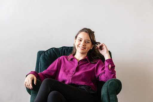 Júlia Saraiva em seu consultório